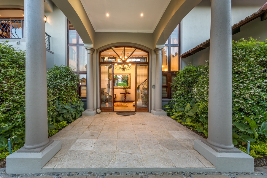 6 Bedroom Property for Sale in Klein Zevenwacht Western Cape